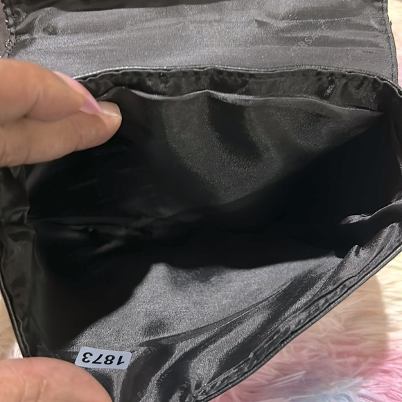 Versace Parfums Vintage Crossbody & Free Jewelry  light wear as she is Vintage - Picture 14 of 17